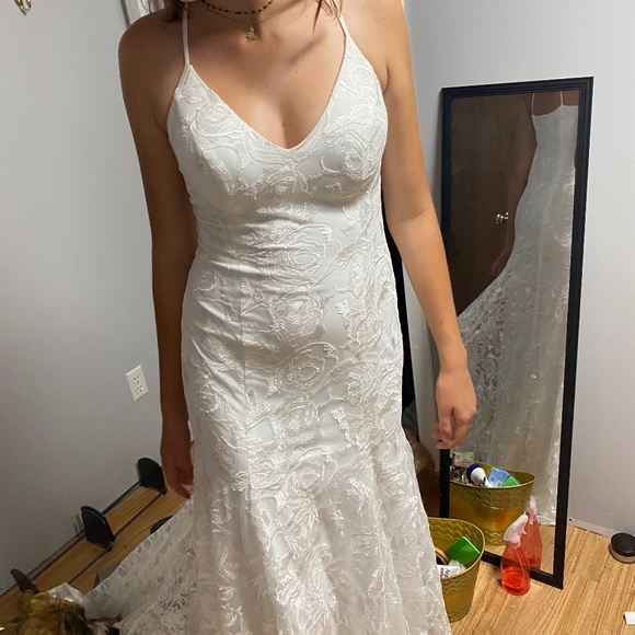 Wedding dress - Picture 4 of 7